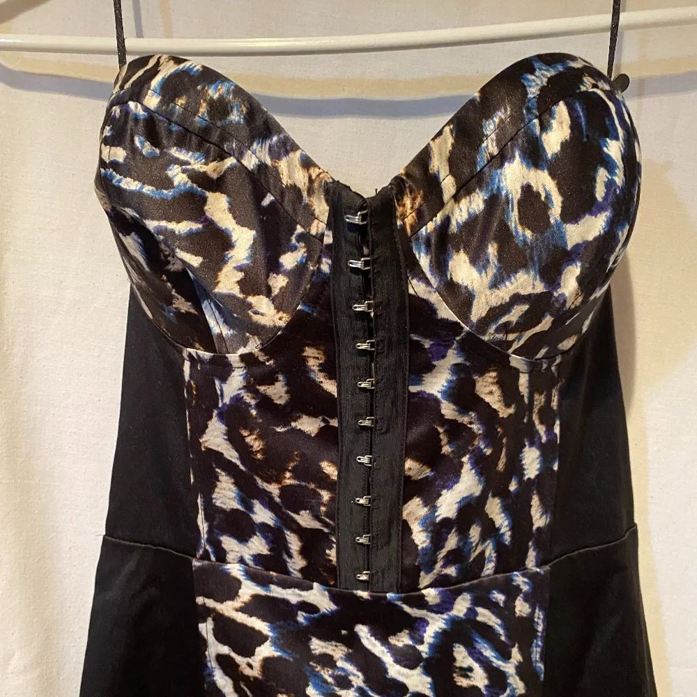 Ladies Dress - Picture 2 of 6